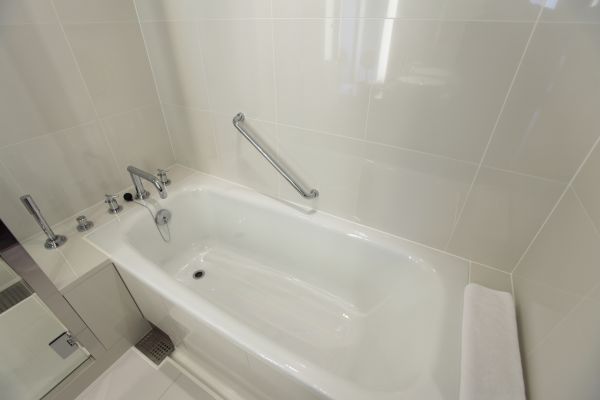 Cost of Bathtub Repair in Lilburn