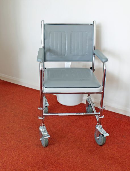 Cost of Commode Replacement in Lilburn